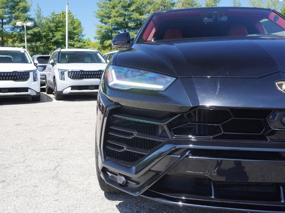 2022 Lamborghini Urus - Image 17 of 31
