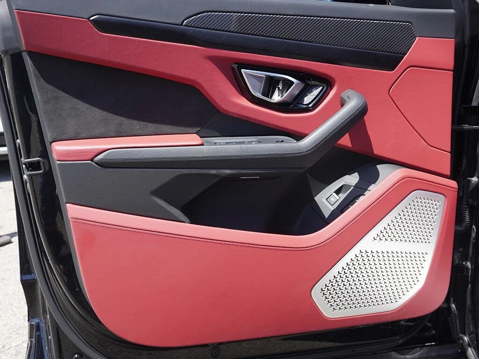 2022 Lamborghini Urus - Image 27 of 31