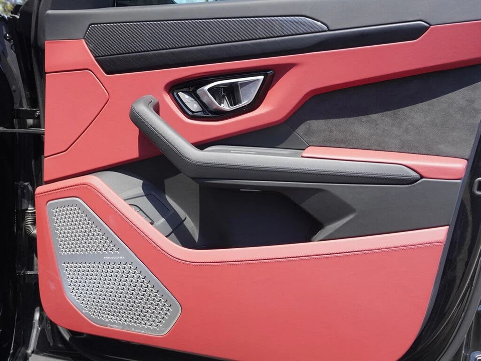 2022 Lamborghini Urus - Image 28 of 31