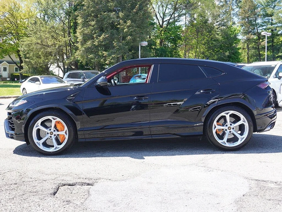 2022 Lamborghini Urus - Image 21 of 31