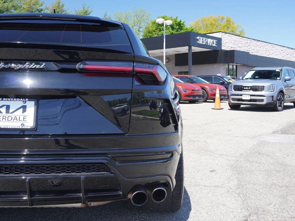 2022 Lamborghini Urus - Image 20 of 31