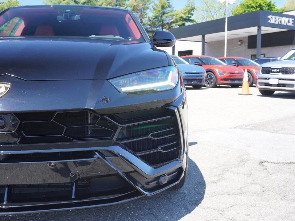 2022 Lamborghini Urus - Image 18 of 31