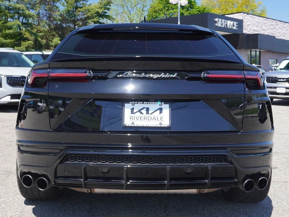 2022 Lamborghini Urus - Image 16 of 31