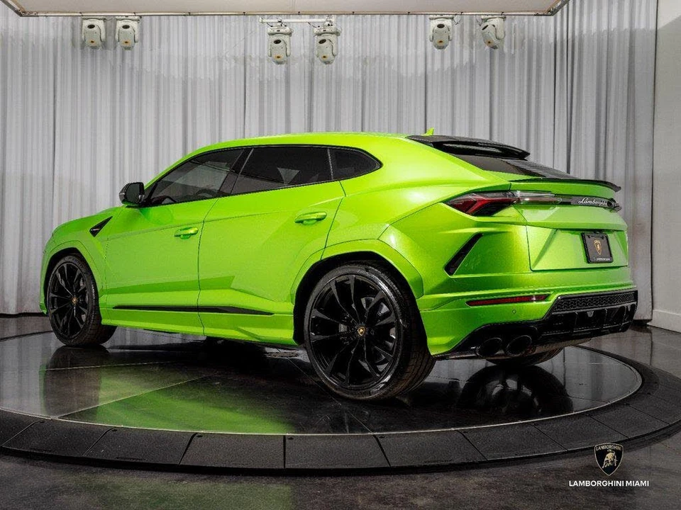 2022 Lamborghini Urus - Image 11 of 31