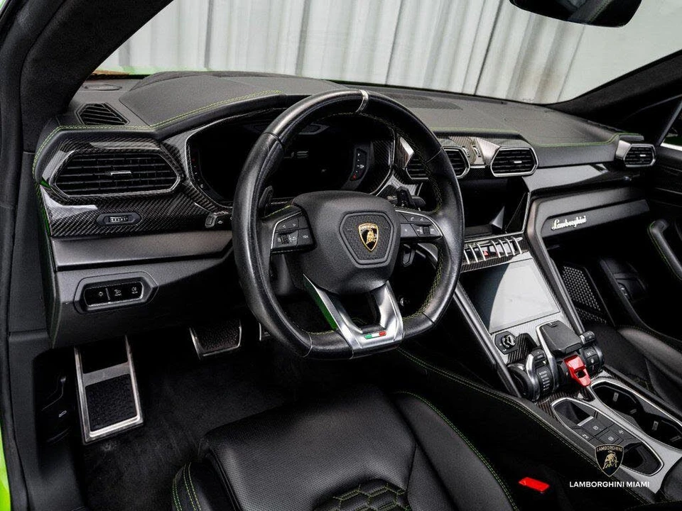 2022 Lamborghini Urus - Image 26 of 31