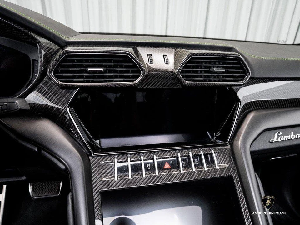 2022 Lamborghini Urus - Image 28 of 31