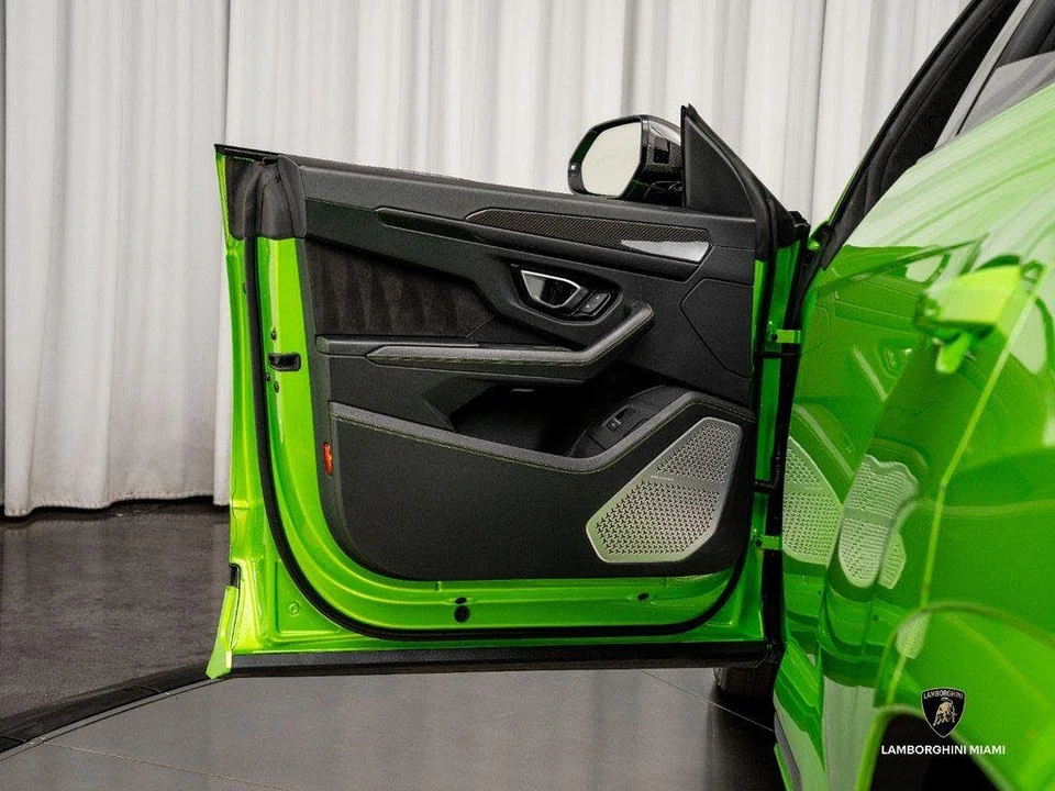 2022 Lamborghini Urus - Image 22 of 31