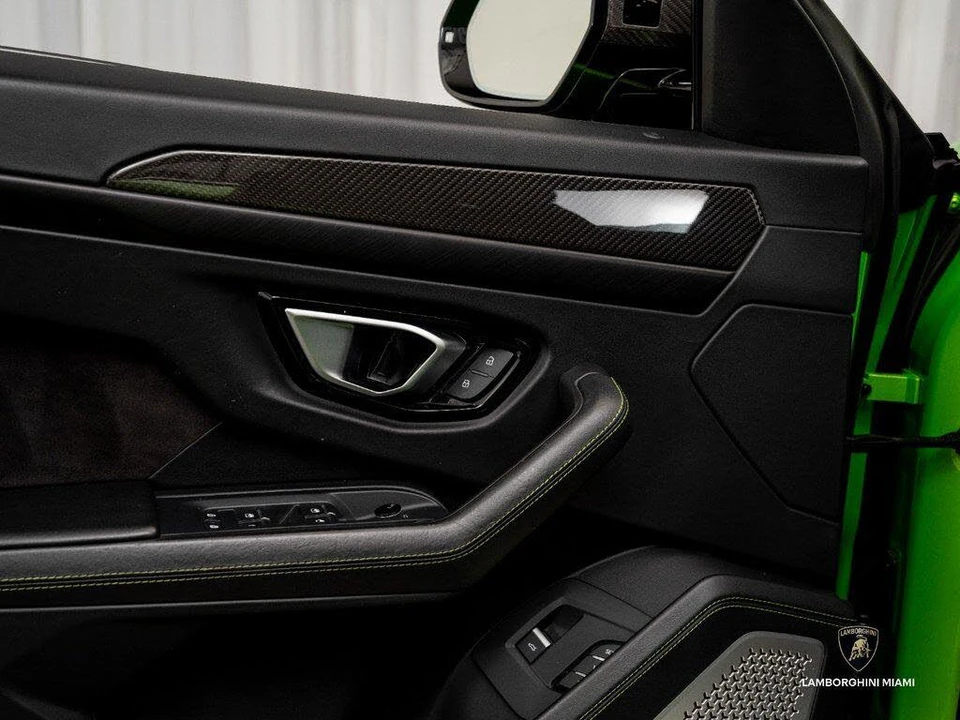 2022 Lamborghini Urus - Image 23 of 31
