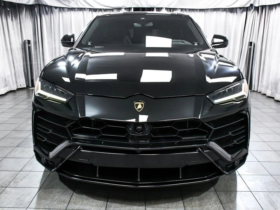 2022 Lamborghini Urus - Image 2 of 31