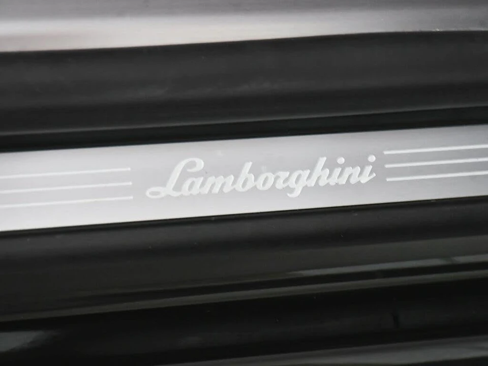 2022 Lamborghini Urus - Image 18 of 31