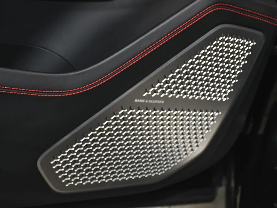 2022 Lamborghini Urus - Image 14 of 31