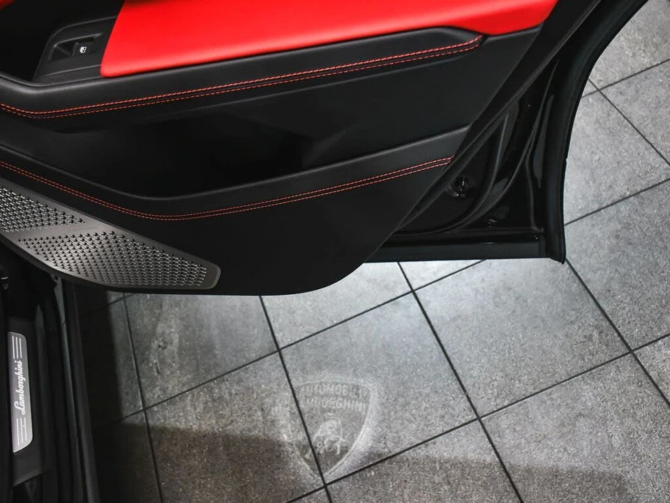 2022 Lamborghini Urus - Image 17 of 31