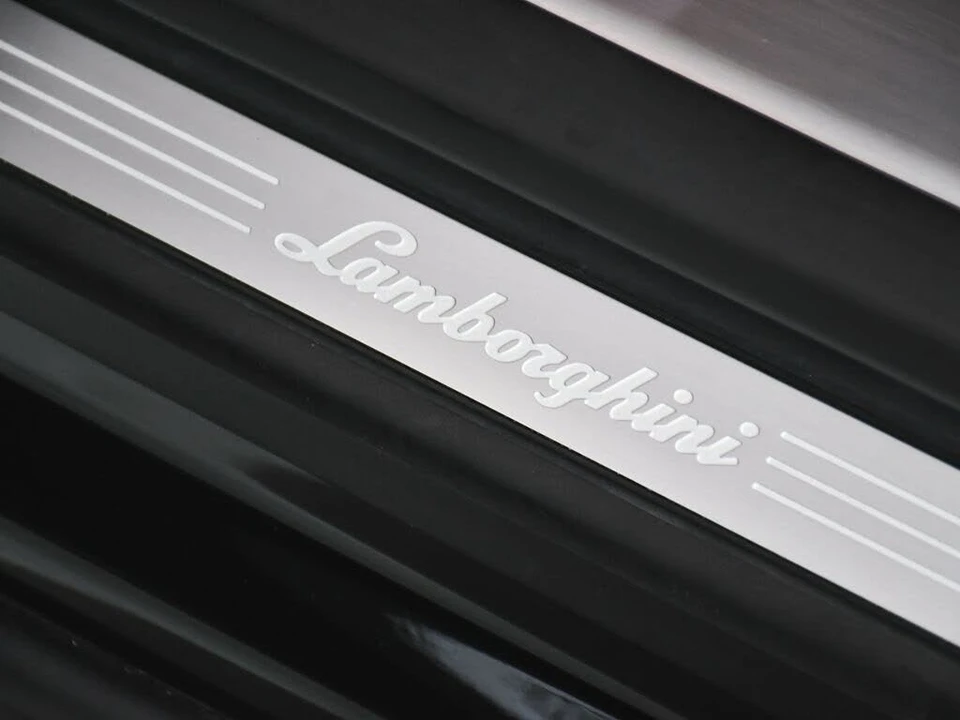 2022 Lamborghini Urus - Image 12 of 31