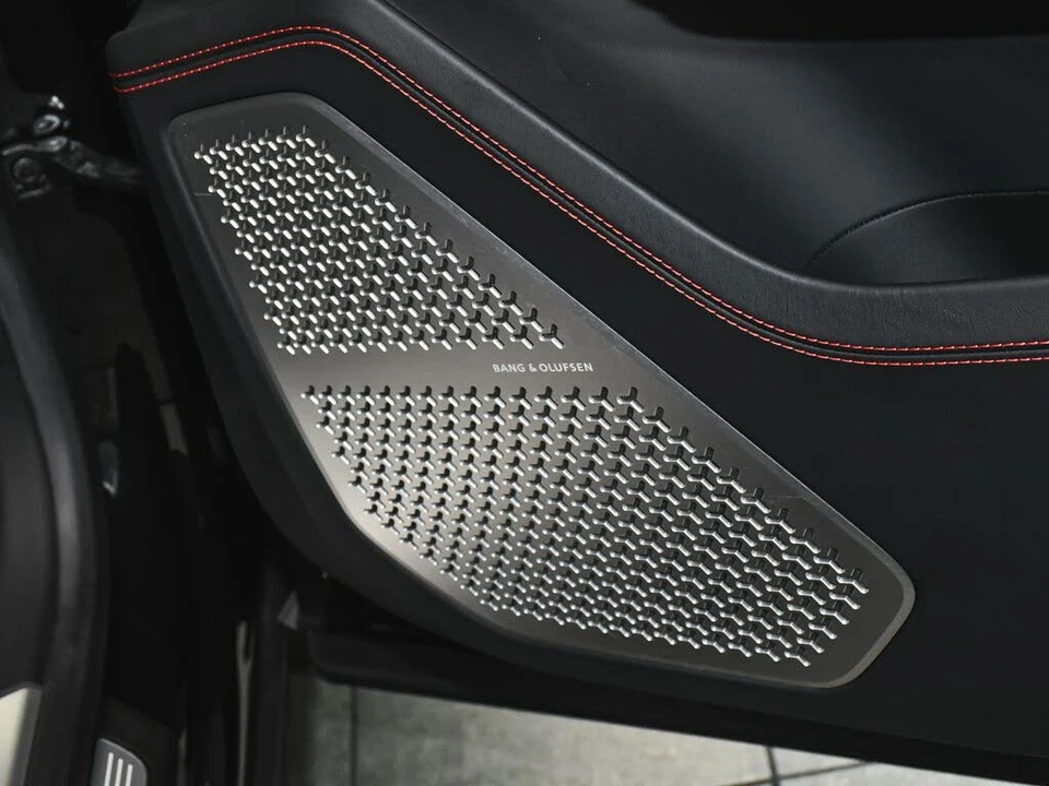 2022 Lamborghini Urus - Image 16 of 31
