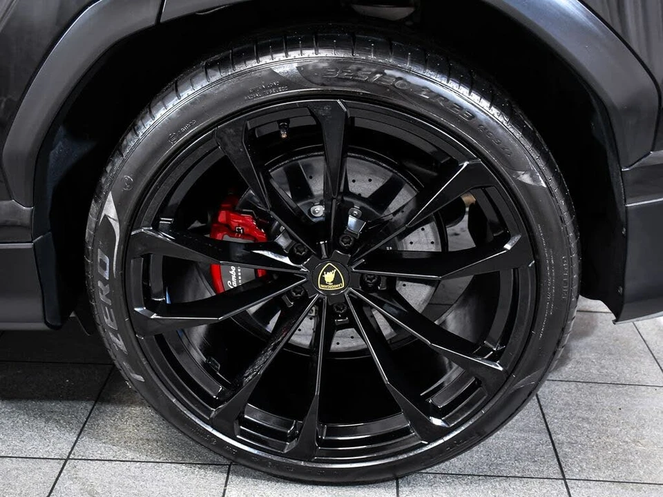 2022 Lamborghini Urus - Image 8 of 31