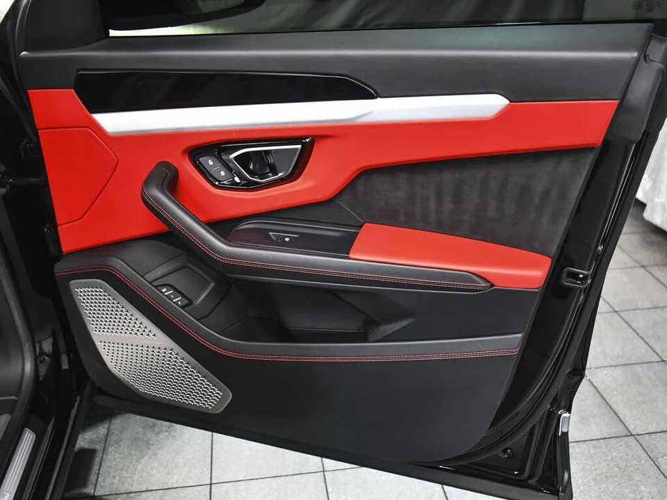 2022 Lamborghini Urus - Image 19 of 31