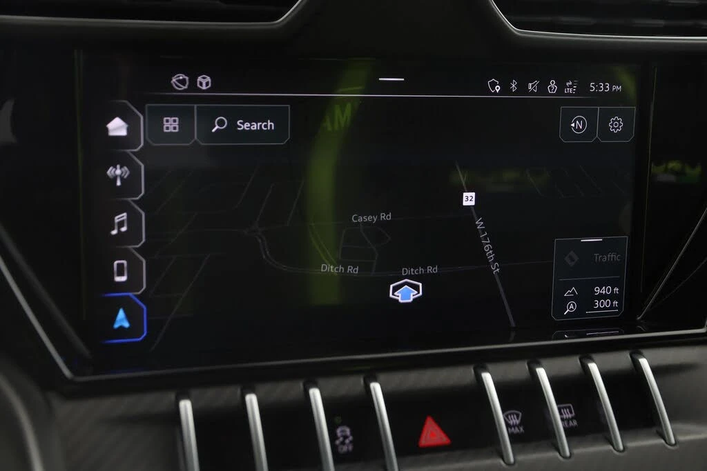 2022 Lamborghini Urus - Image 9 of 31