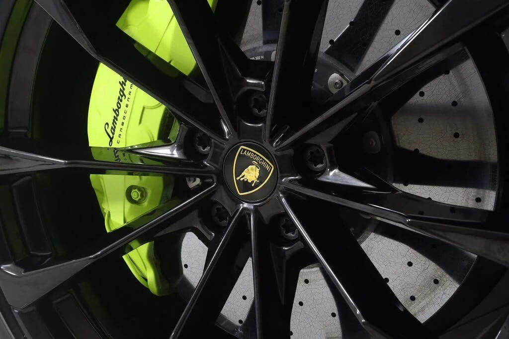 2022 Lamborghini Urus - Image 24 of 31