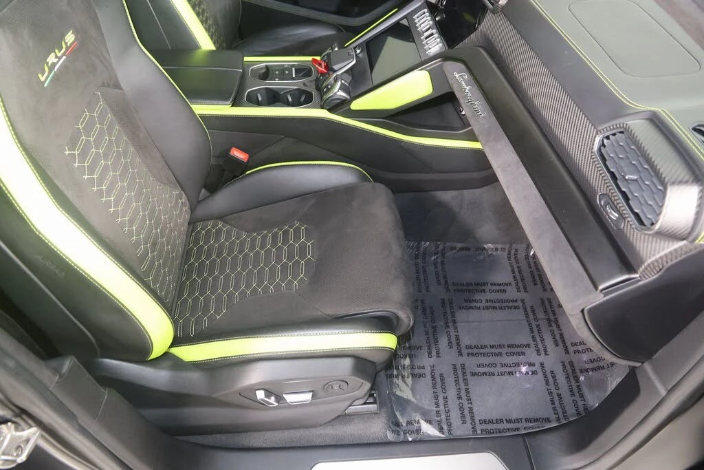 2022 Lamborghini Urus - Image 17 of 31