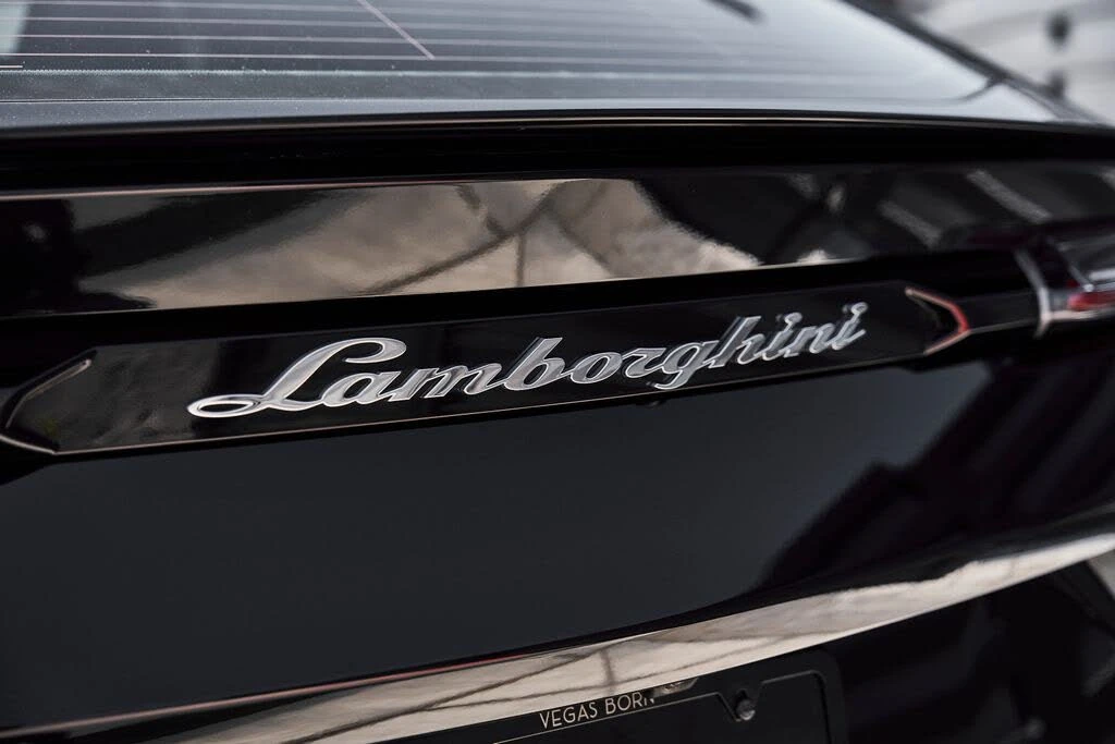 2022 Lamborghini Urus - Image 10 of 31