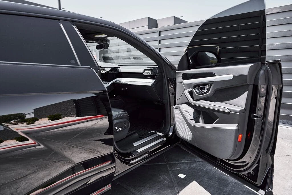 2022 Lamborghini Urus - Image 23 of 31