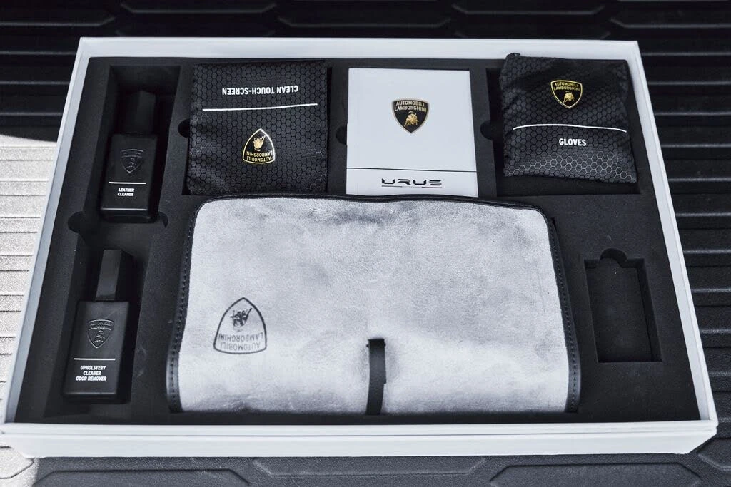 2022 Lamborghini Urus - Image 17 of 31
