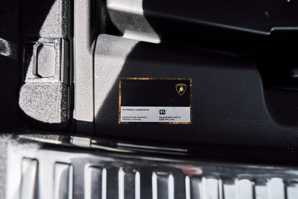 2022 Lamborghini Urus - Image 18 of 31