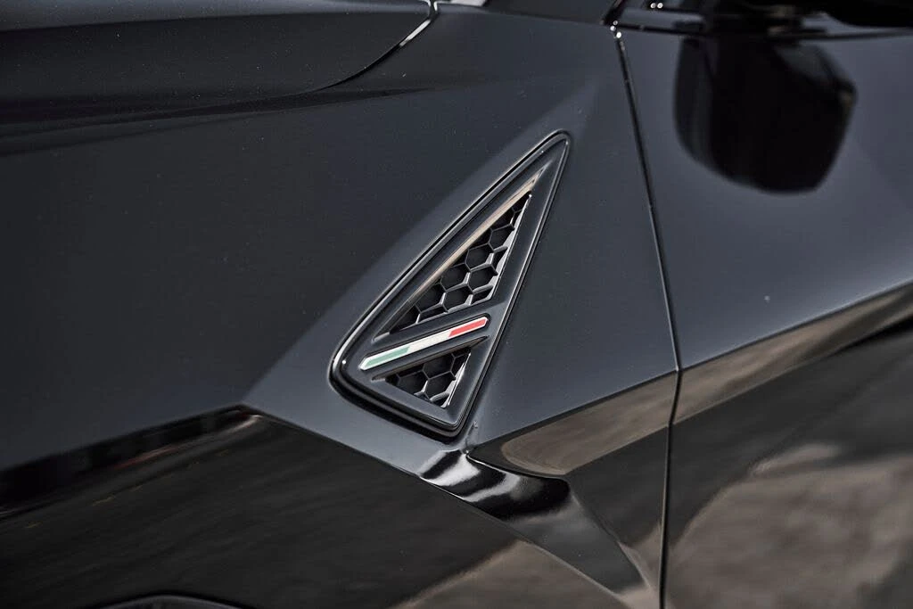 2022 Lamborghini Urus - Image 8 of 31