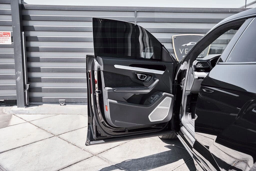 2022 Lamborghini Urus - Image 29 of 31