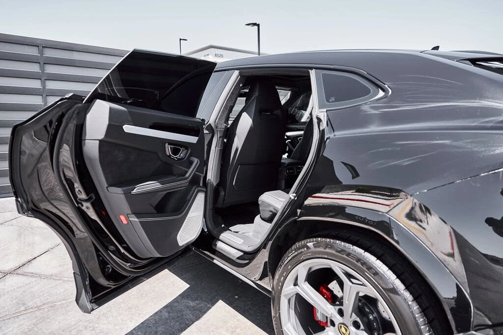 2022 Lamborghini Urus - Image 28 of 31