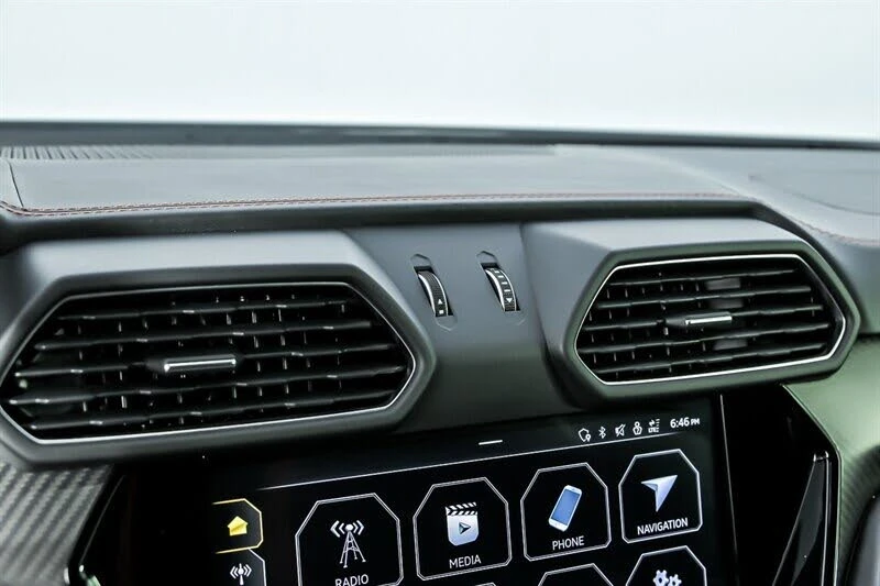 2022 Lamborghini Urus - Image 29 of 31