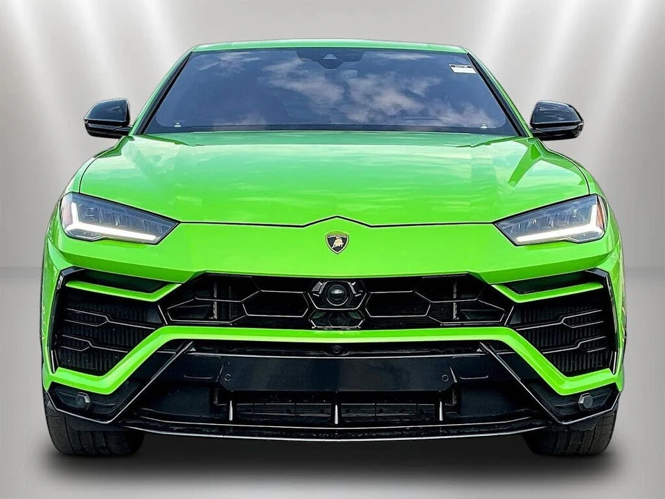 2022 Lamborghini Urus - Image 2 of 31