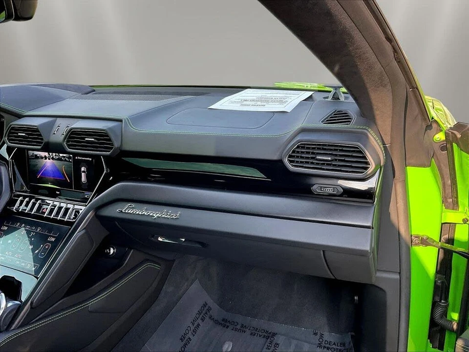2022 Lamborghini Urus - Image 24 of 31