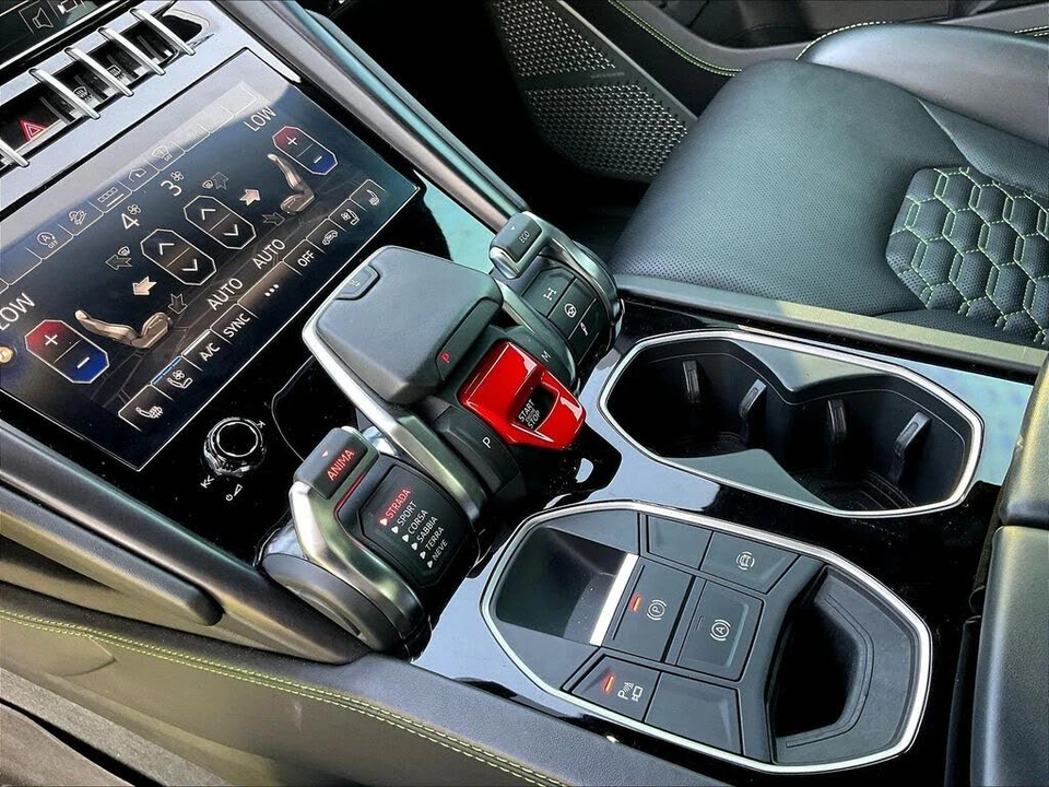 2022 Lamborghini Urus - Image 17 of 31