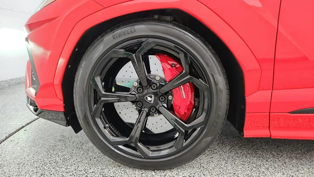 2022 Lamborghini Urus - Image 29 of 31
