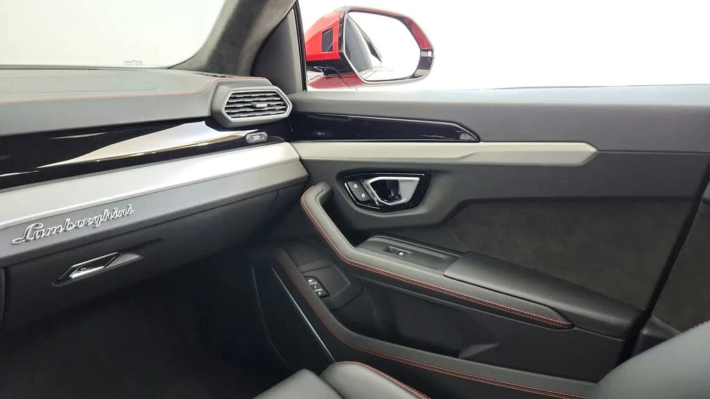 2022 Lamborghini Urus - Image 21 of 31