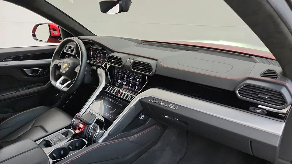 2022 Lamborghini Urus - Image 27 of 31