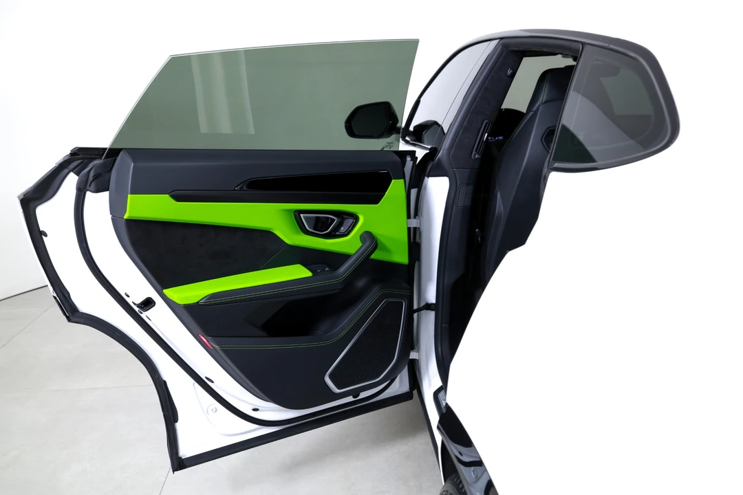 2022 Lamborghini Urus - Image 16 of 31