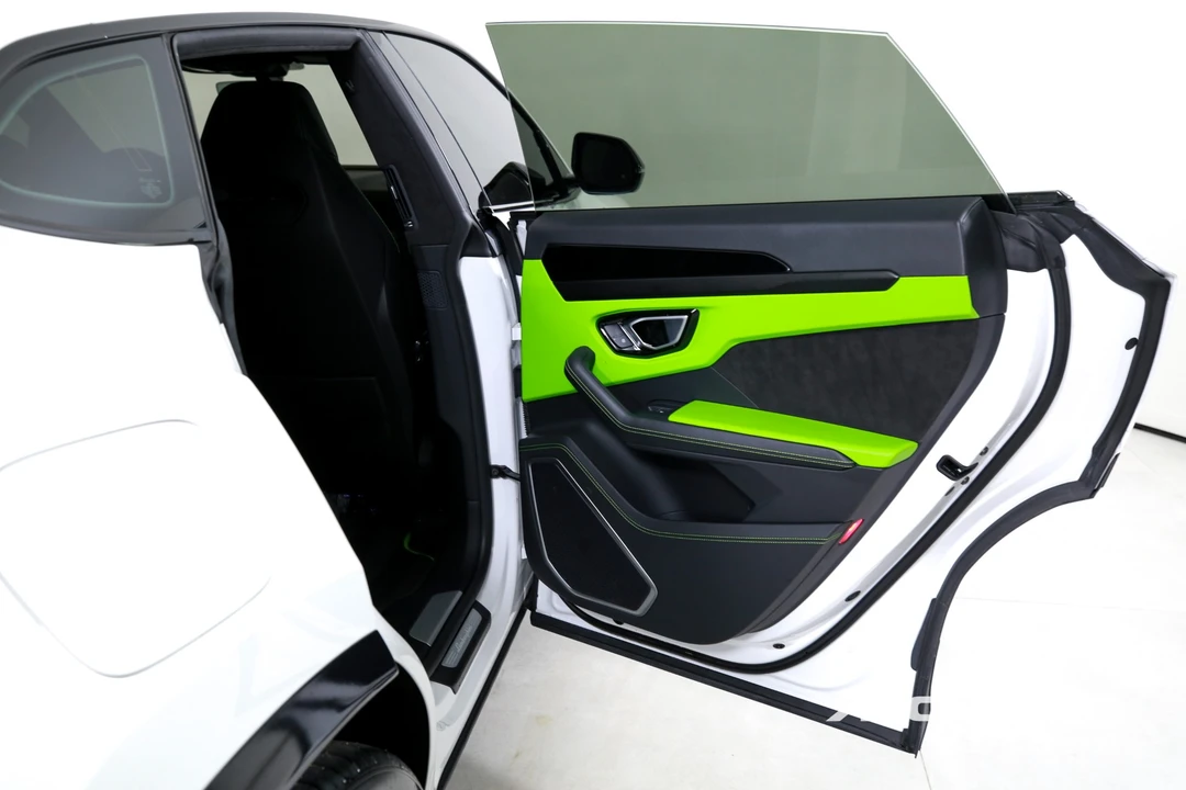 2022 Lamborghini Urus - Image 23 of 31