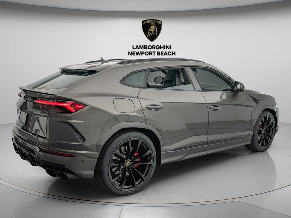 2022 Lamborghini Urus - Image 7 of 28