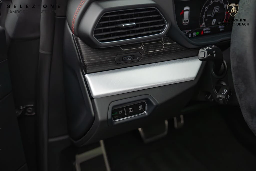 2022 Lamborghini Urus - Image 15 of 28