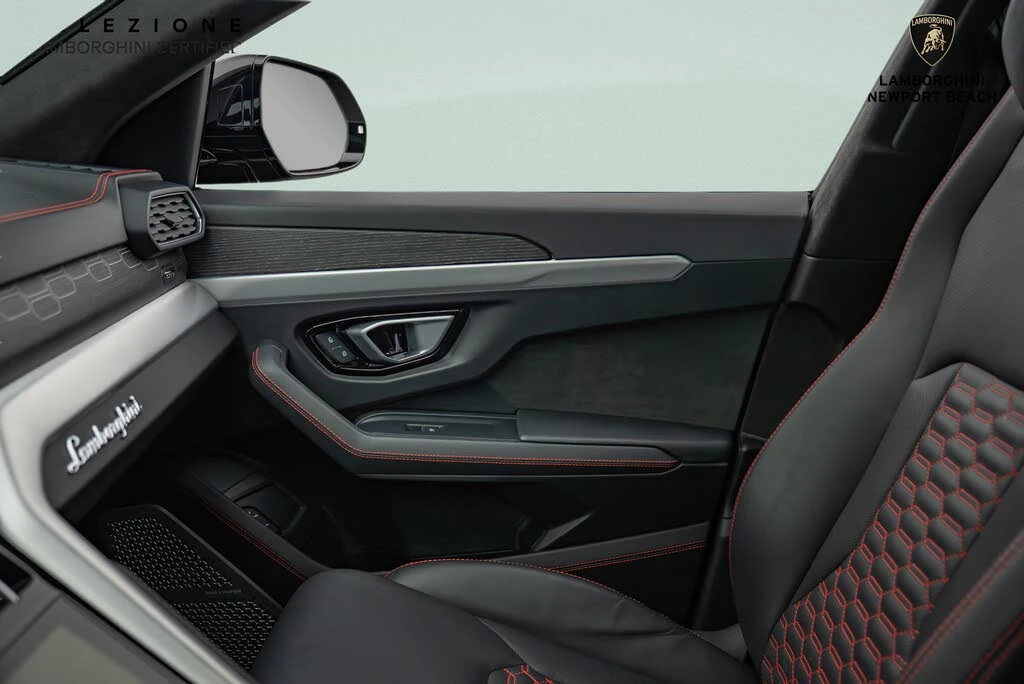 2022 Lamborghini Urus - Image 19 of 28