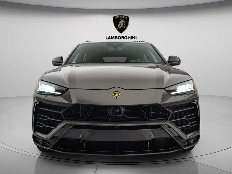2022 Lamborghini Urus - Image 2 of 28