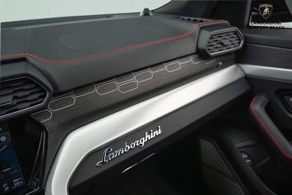 2022 Lamborghini Urus - Image 26 of 28