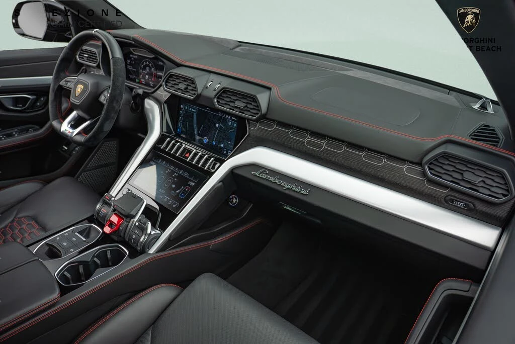 2022 Lamborghini Urus - Image 10 of 28