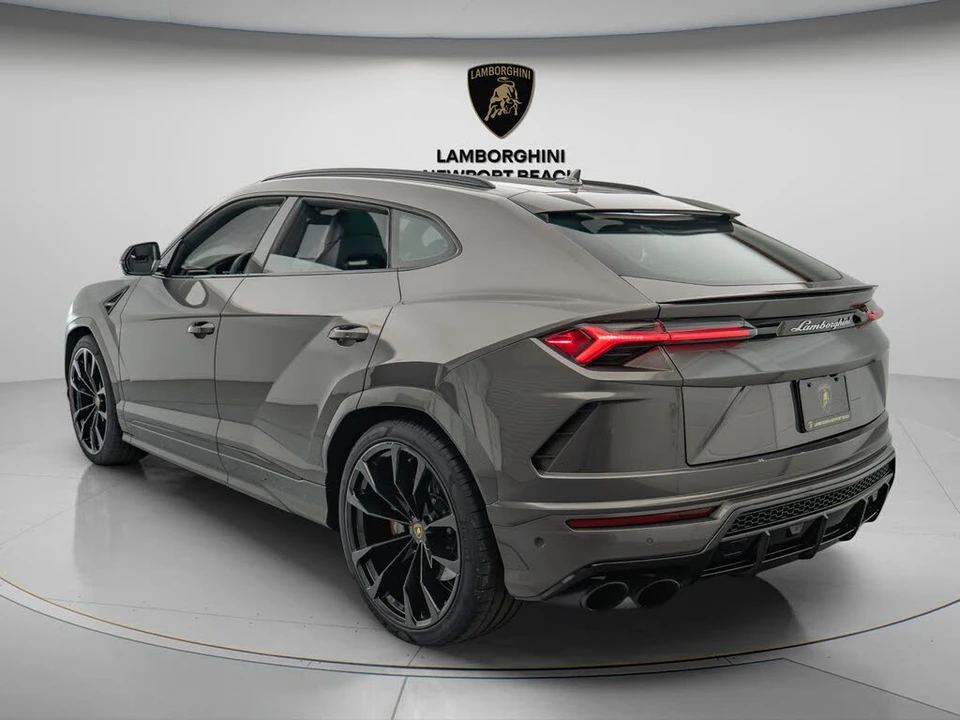 2022 Lamborghini Urus - Image 4 of 28
