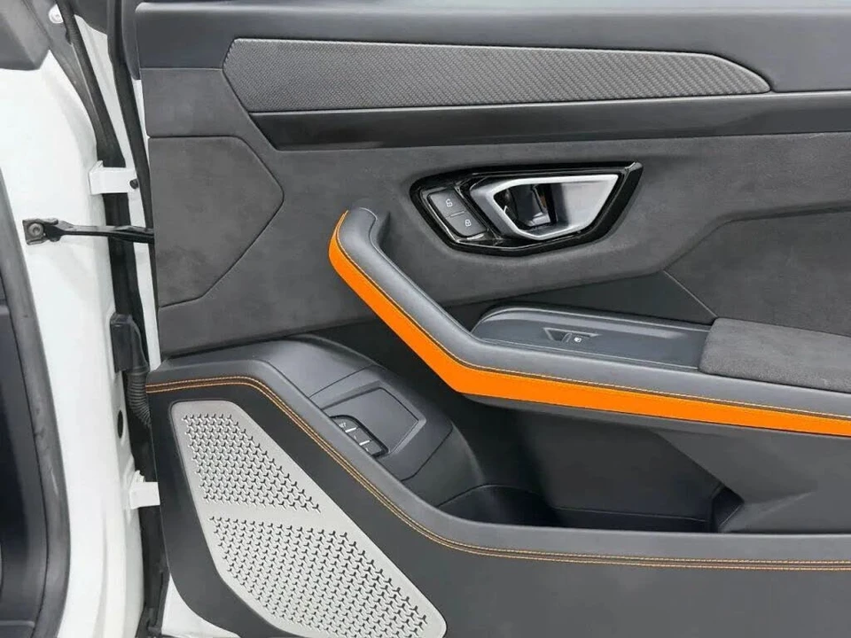 2022 Lamborghini Urus - Image 17 of 31