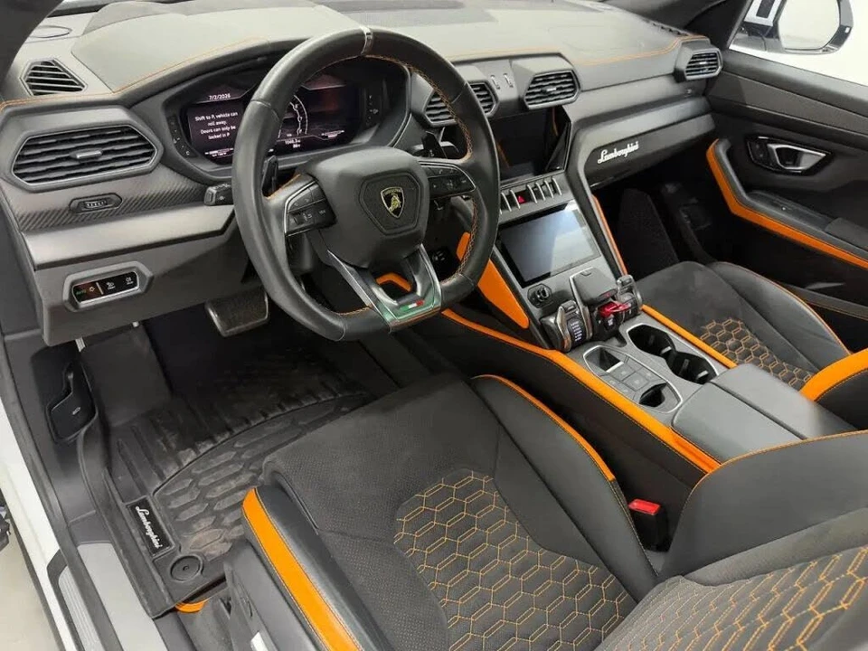 2022 Lamborghini Urus - Image 8 of 31