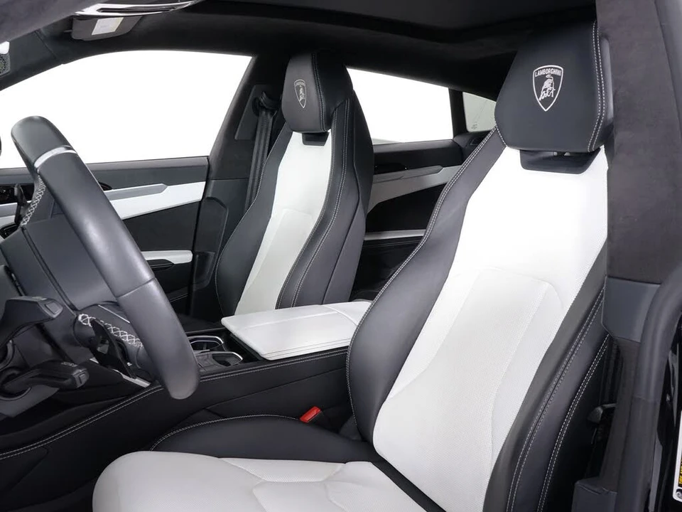 2022 Lamborghini Urus - Image 26 of 31