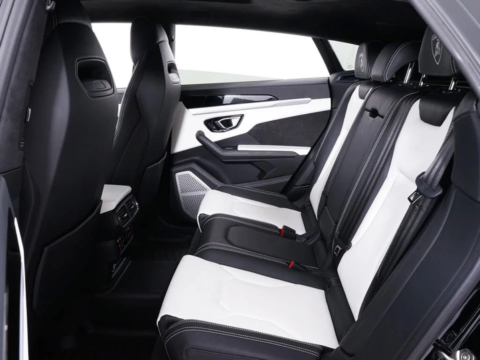 2022 Lamborghini Urus - Image 27 of 31
